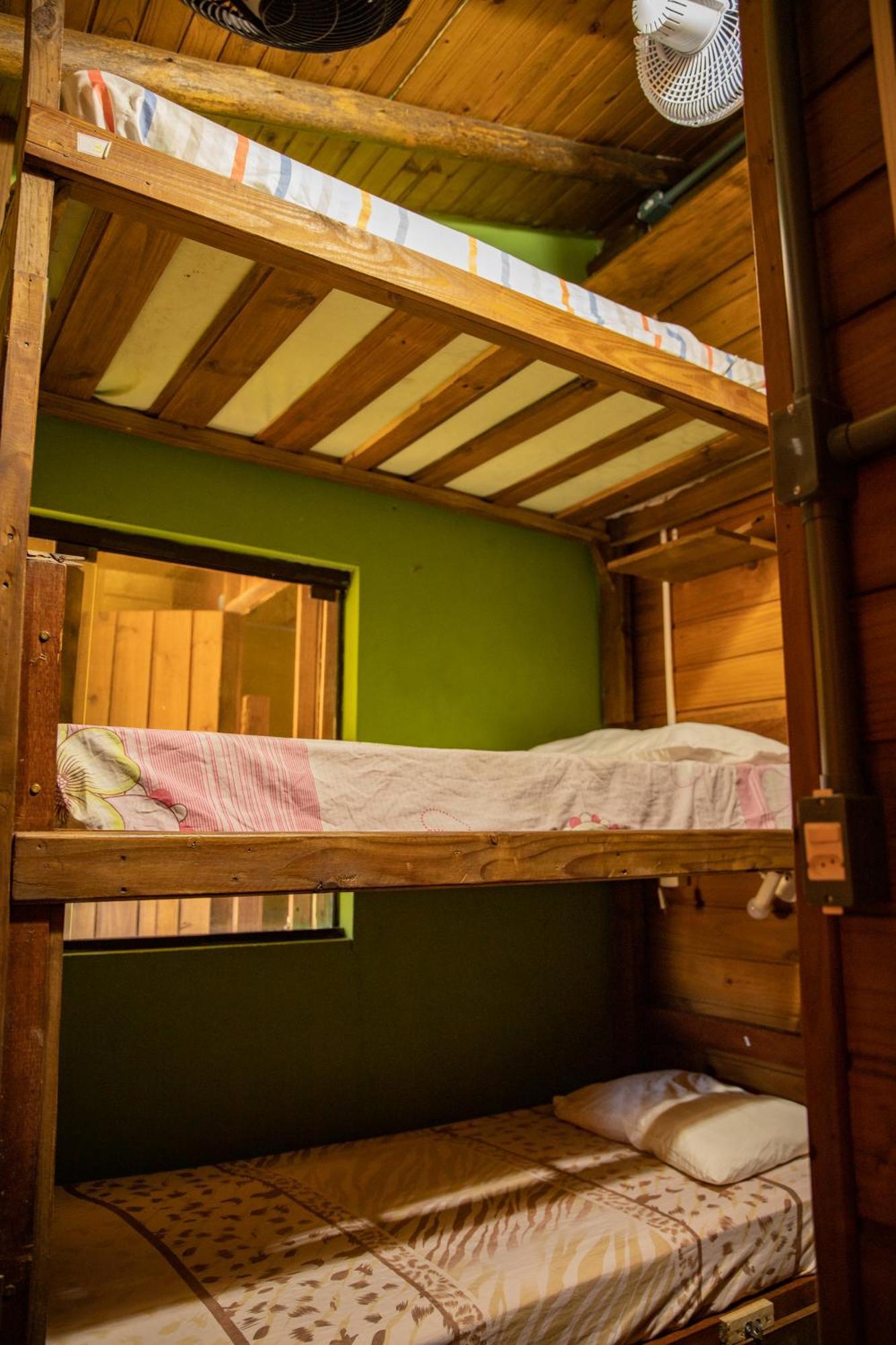 פלהוקה Guarda Encantada Surf Hostel מראה חיצוני תמונה