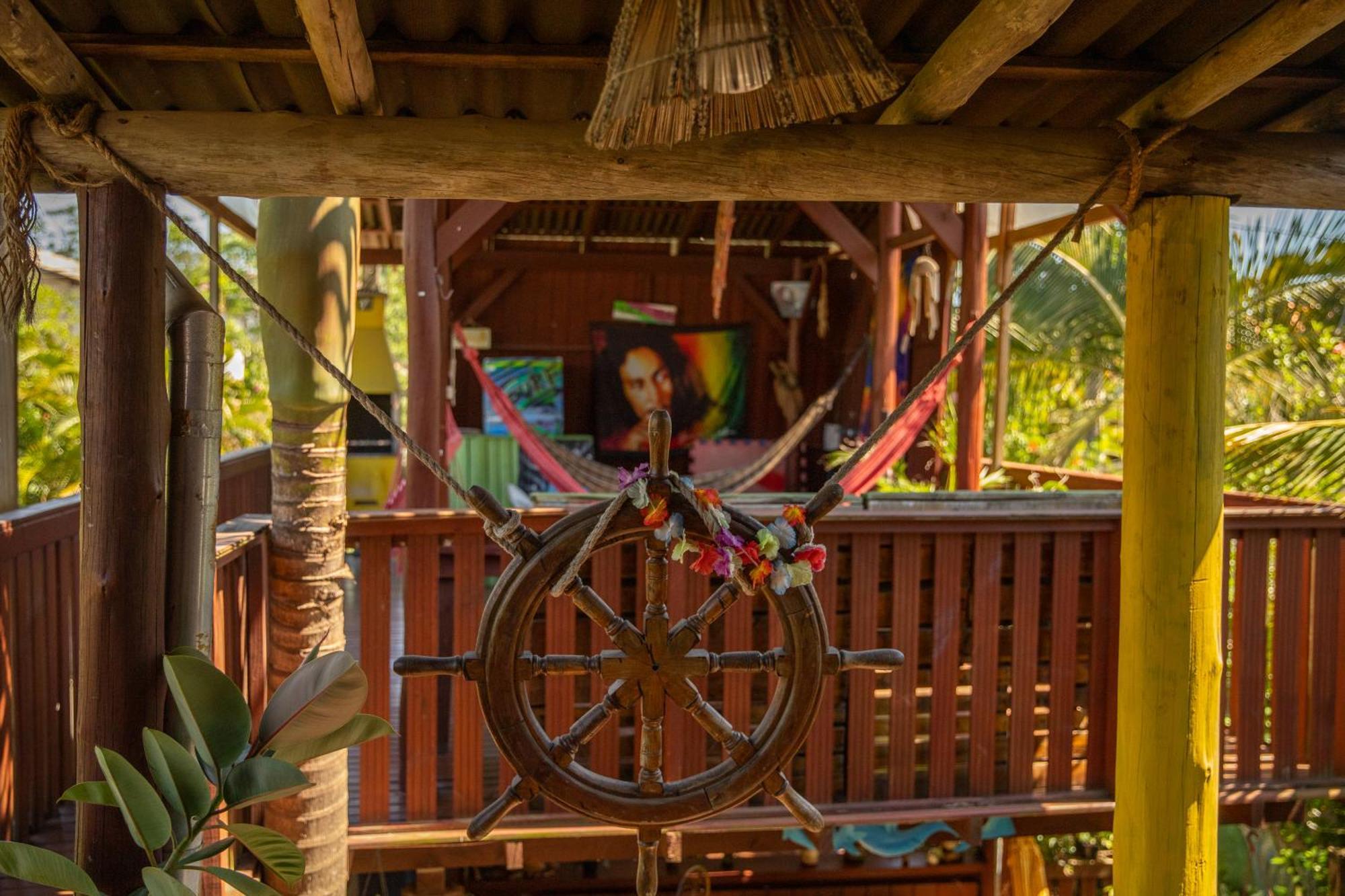פלהוקה Guarda Encantada Surf Hostel מראה חיצוני תמונה